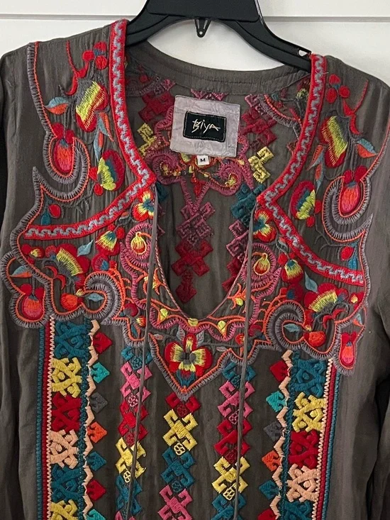 Johnny Was Biya Tunic - Picture 2 of 5